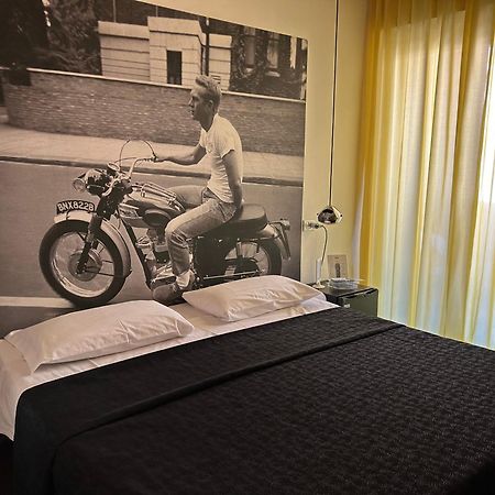 Hotel Perla Riccione Buitenkant foto