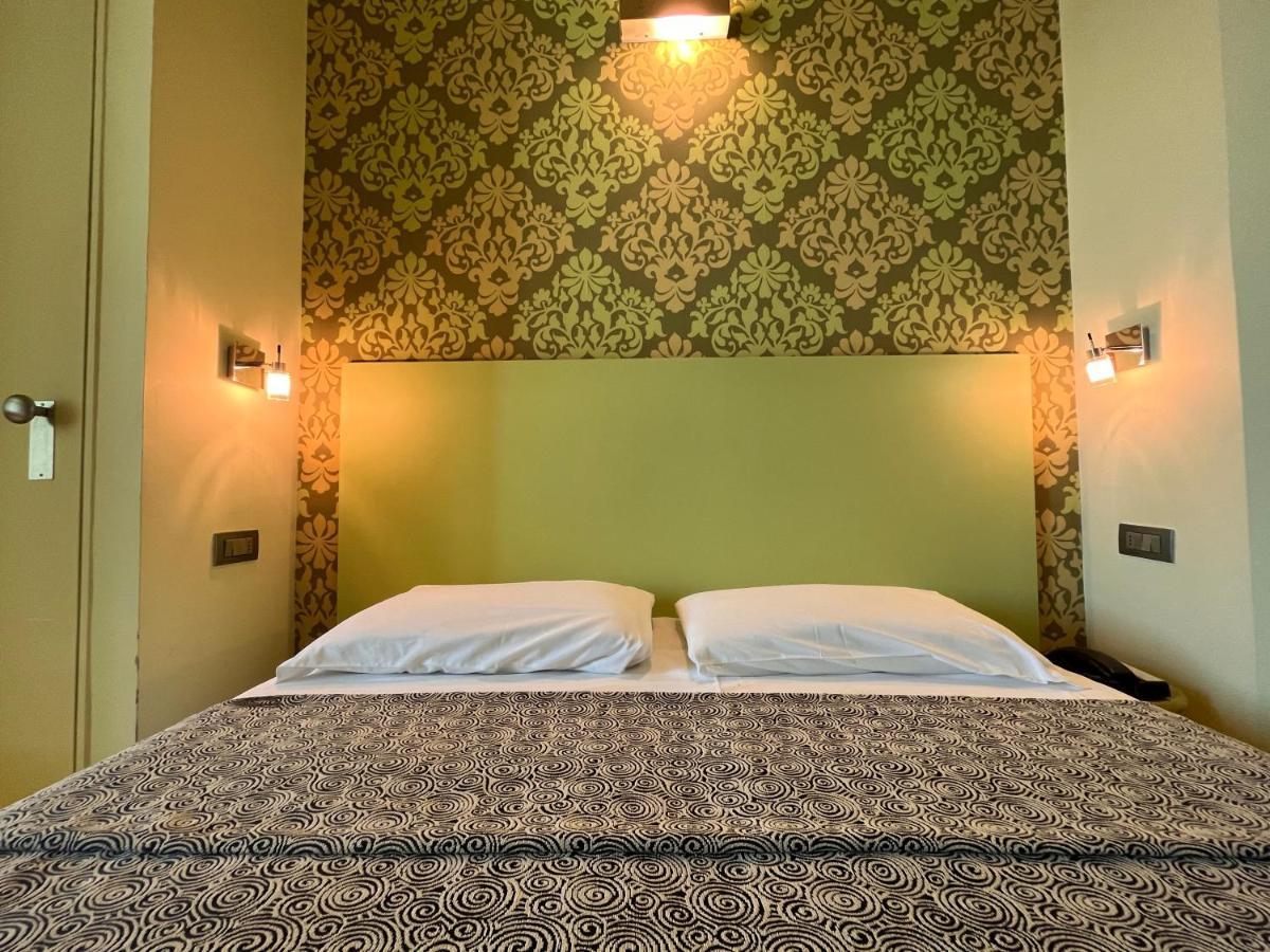 Hotel Perla Riccione Buitenkant foto
