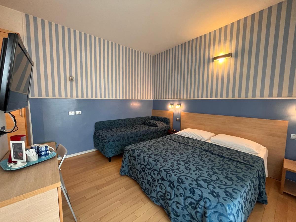 Hotel Perla Riccione Buitenkant foto