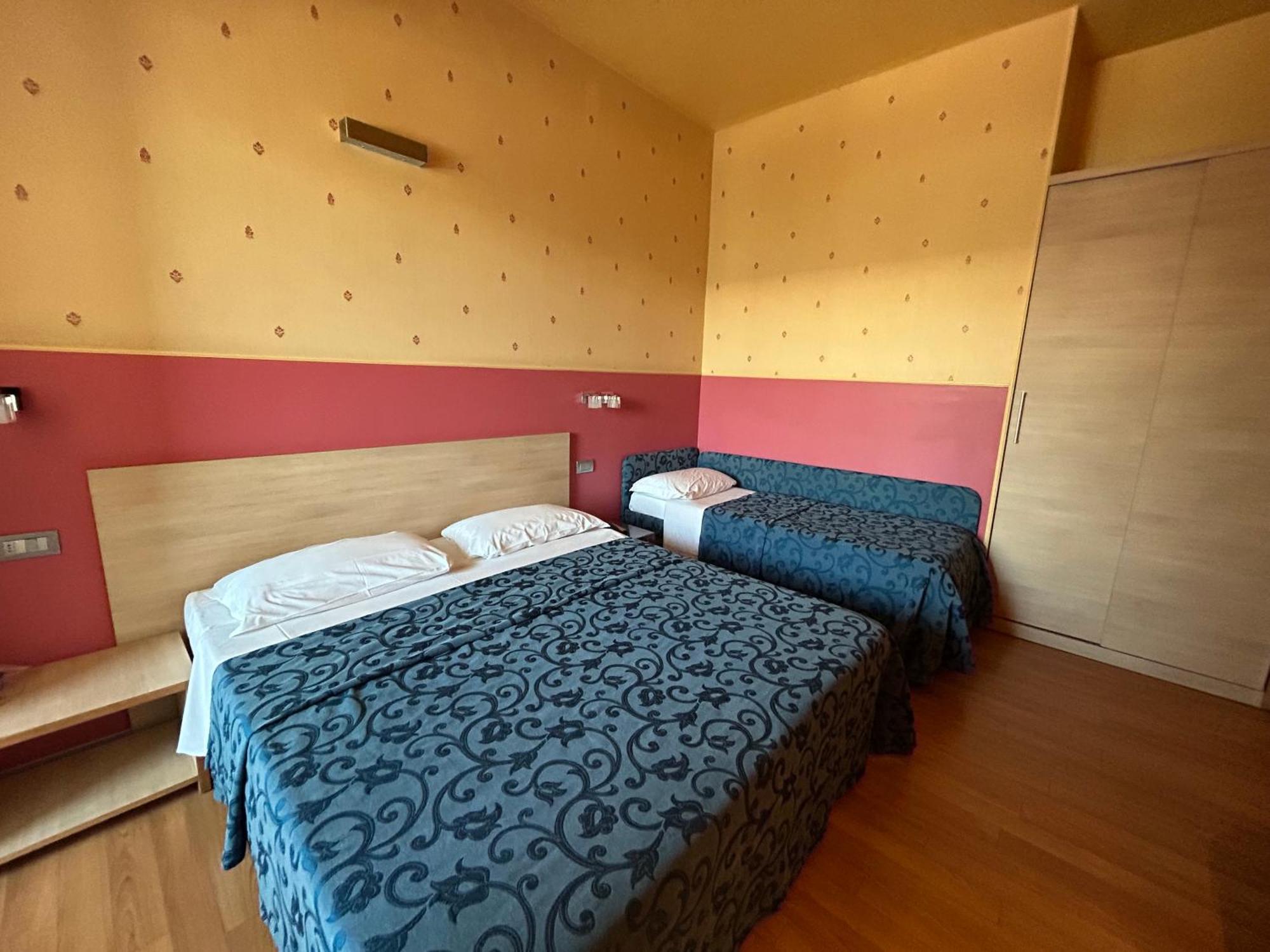 Hotel Perla Riccione Buitenkant foto